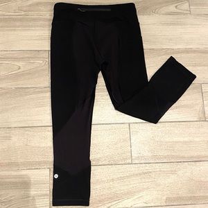 Lululemon black wunder under leggings size 6